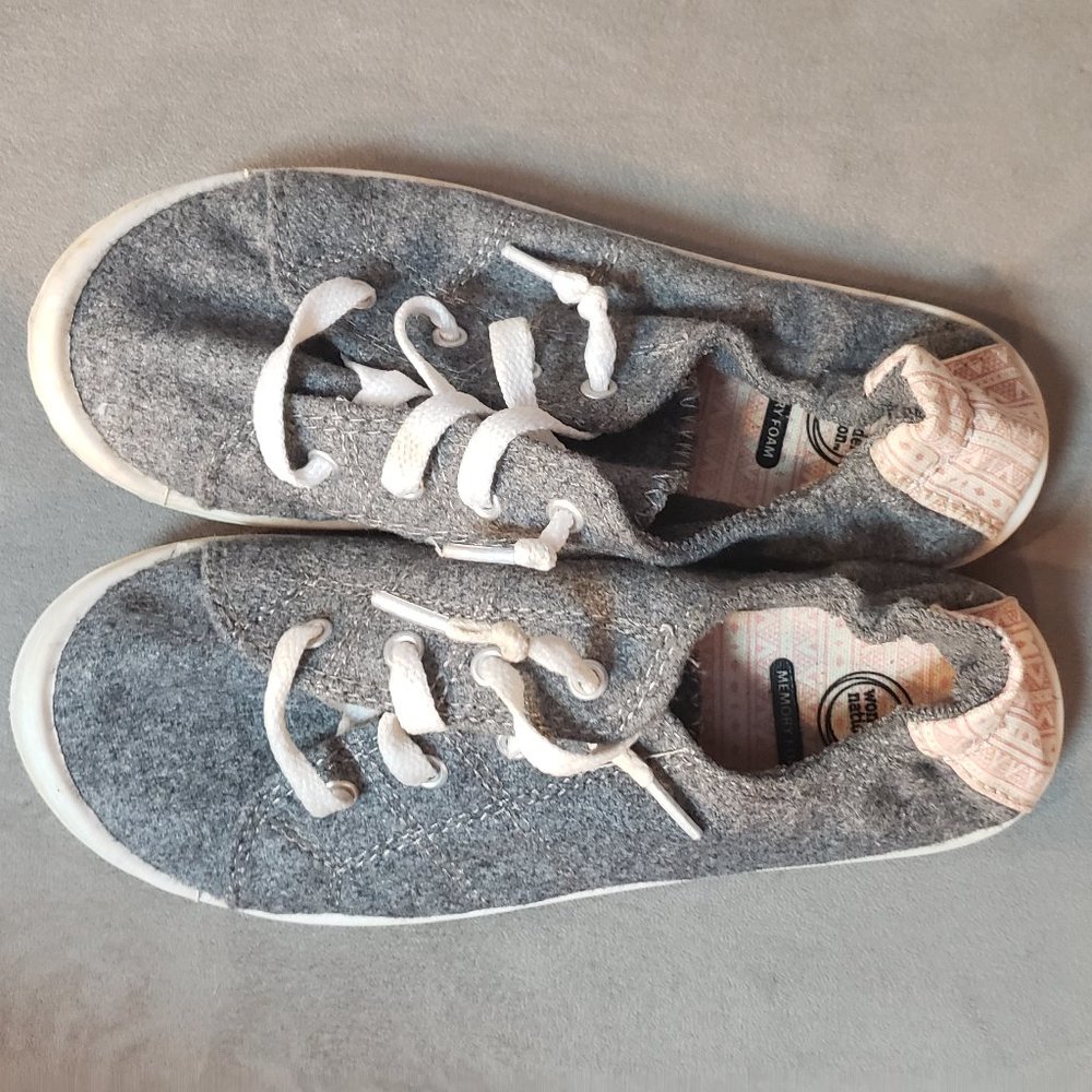 Wonder Nation Girls Bump Toe Sneaker Size 1  Gray